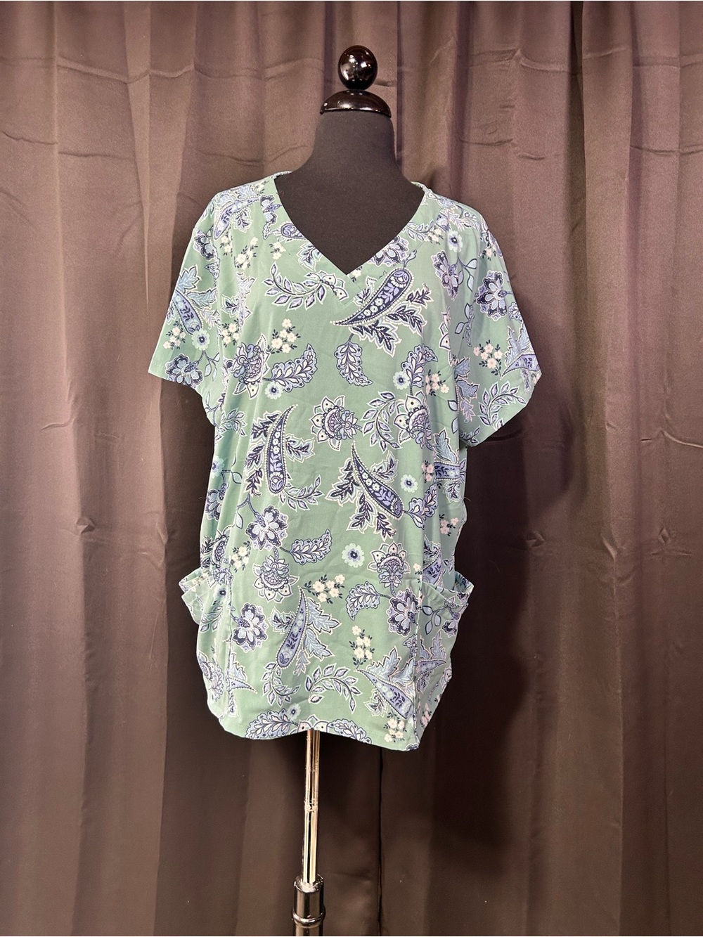 Sage, ceil, navy Strictly Scrubs top XL
